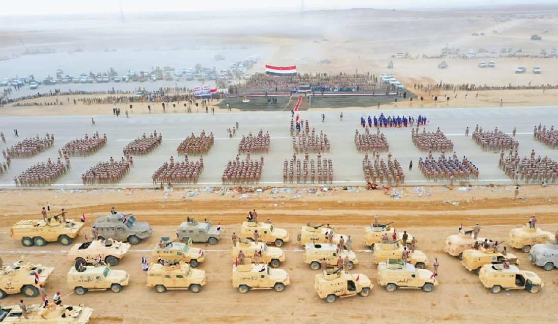 عرضاًعسكرياً مهيباً بمحافظة مأرب احتفاءً بأعياد الثورة اليمنية المجيدة